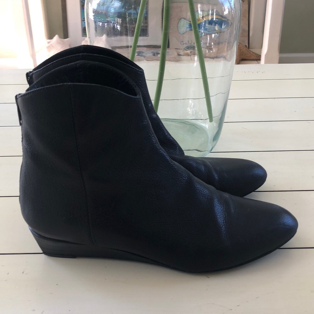 Stuart Weitzman Modest Wedge Boot